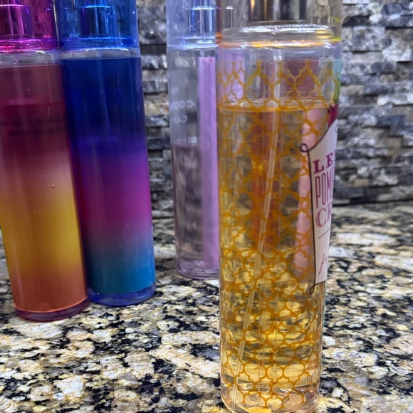 Bath & Body Works Bundle 7 Body Sprays - Picture 6 of 6